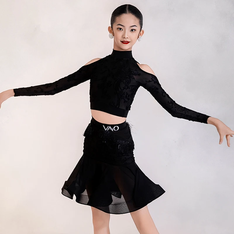 Черный костюм для латинских танцев, топ с длинными рукавами, юбка, разделенный комплект, танцевальный костюм для ча-ча, сальсы, румбы, танцевальный костюм для девочек, латинский наряд 2672
Черный костюм для латинских танцев, топ с длинными рукавами, юбка, разделенный комплект, танцевальный костюм для ча-ча, сальсы, румбы, танцевальный костюм для девочек, латинский наряд 2672