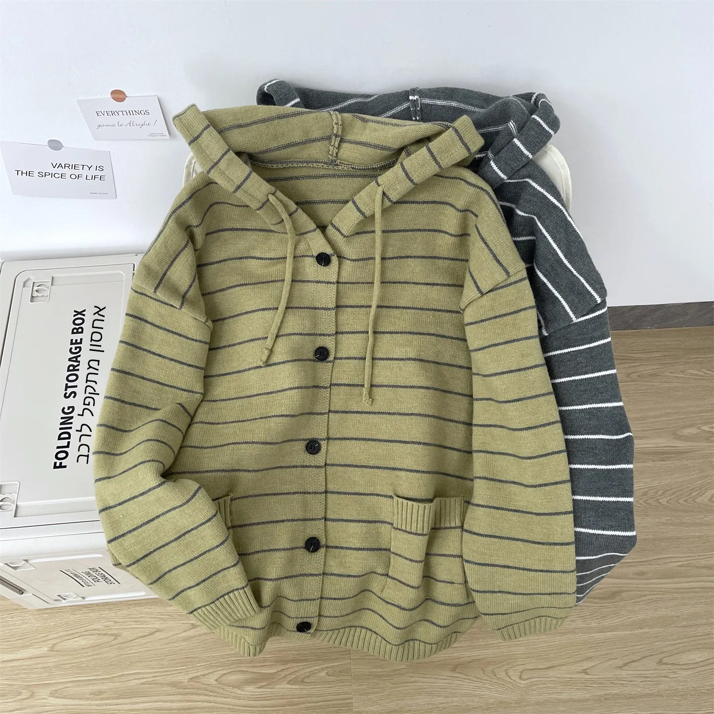 Laid-back Style Men's Knitted Sweater Hooded Striped Loose Fit Autumn Winter New Retro Couple's Knitwear Jacket Korean Atmosp...
Laid-back Style Men's Knitted Sweater Hooded Striped Loose Fit Autumn Winter New Retro Couple's Knitwear Jacket Korean Atmosp...