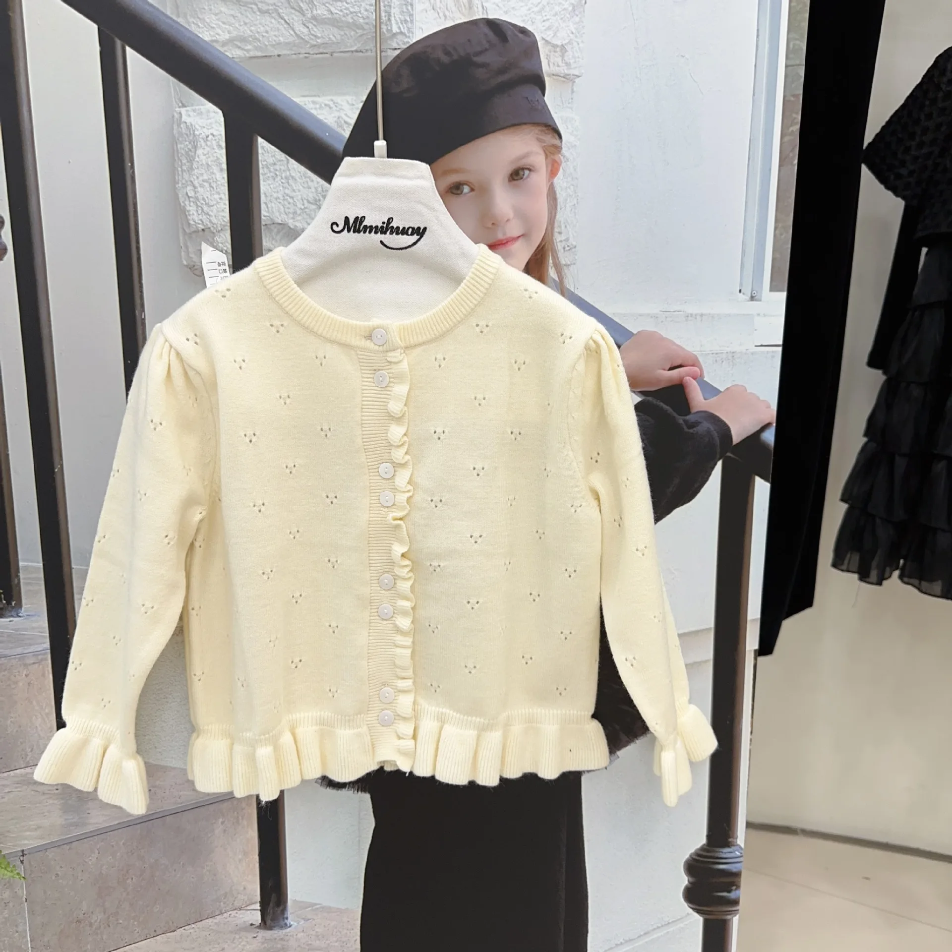 Girls Coat 2024 Autumn New Childrens Clothing Girls Baby Solid Color Sweet Lovely Ruffled Hollowed Cardigan Casual Simple Daily
Girls Coat 2024 Autumn New Childrens Clothing Girls Baby Solid Color Sweet Lovely Ruffled Hollowed Cardigan Casual Simple Daily