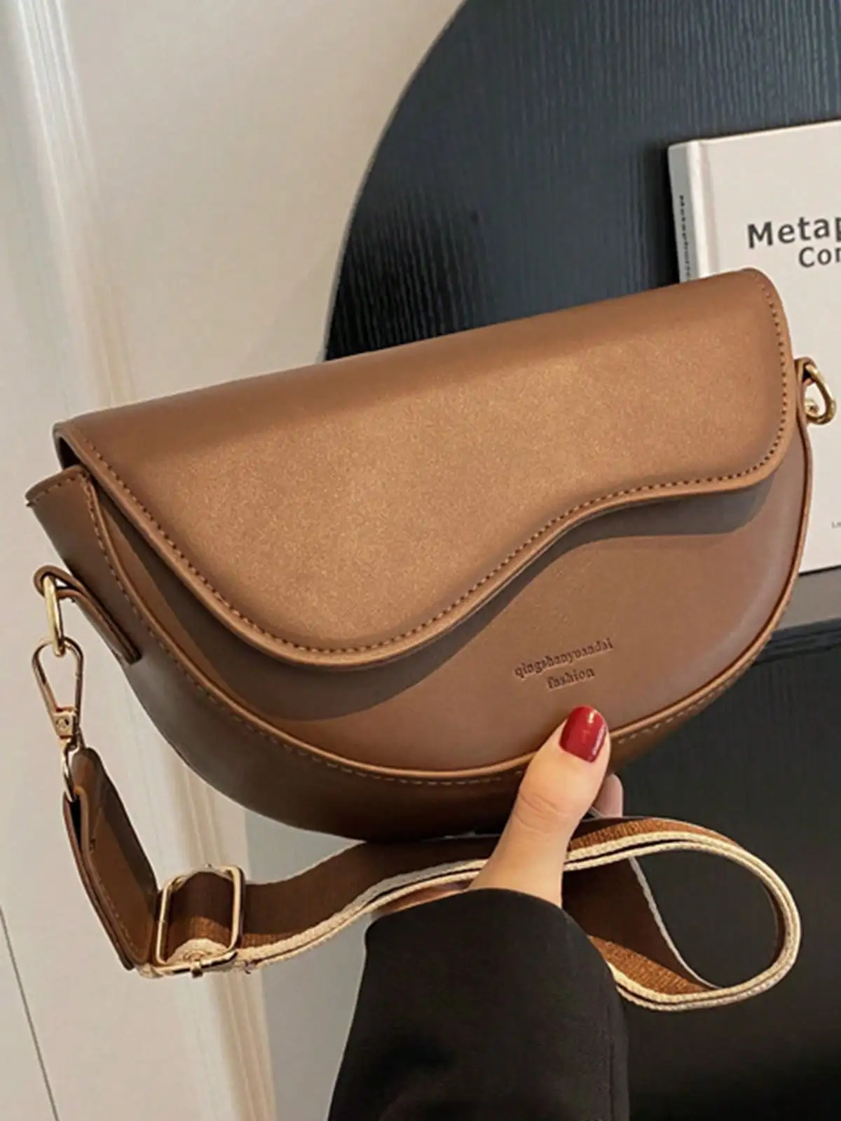 Womens Vintage Shoulder Bags Half Moon Crossbody Bags With Wide Adjustable Strap Leisure Saddle Bags For Valentine's Date Night
Womens Vintage Shoulder Bags Half Moon Crossbody Bags With Wide Adjustable Strap Leisure Saddle Bags For Valentine's Date Night