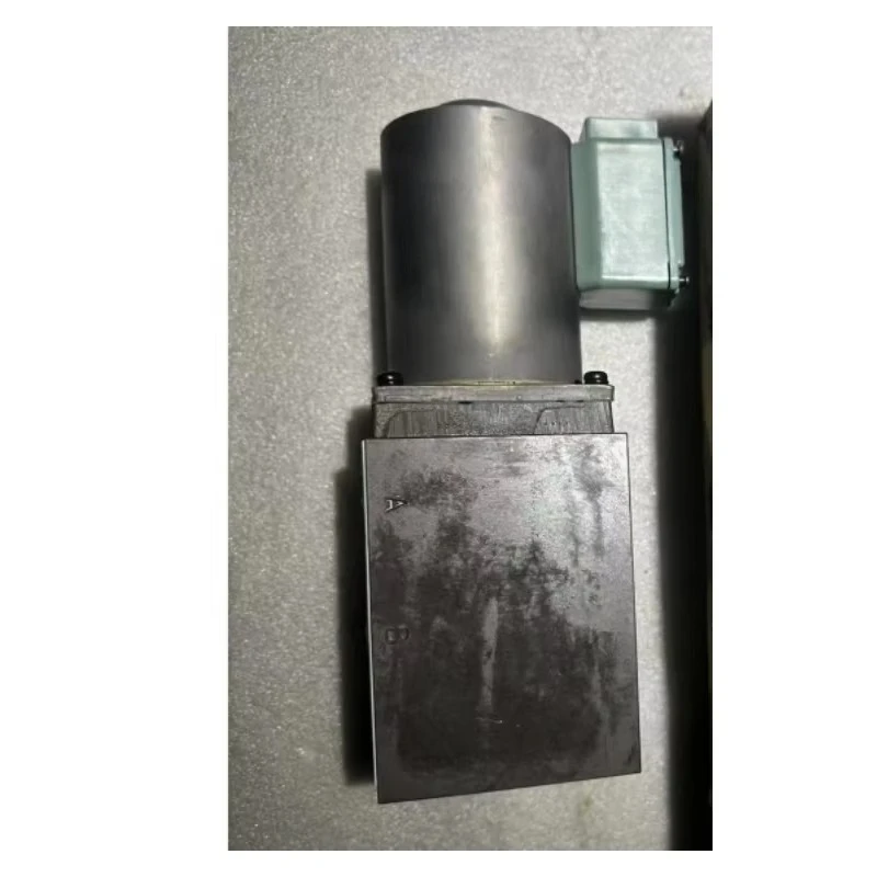 2026 Factory Direct SalesOriginal New GD825-2 Solenoid Valve Assembly 235-833-2112 2358332112
2026 Factory Direct SalesOriginal New GD825-2 Solenoid Valve Assembly 235-833-2112 2358332112