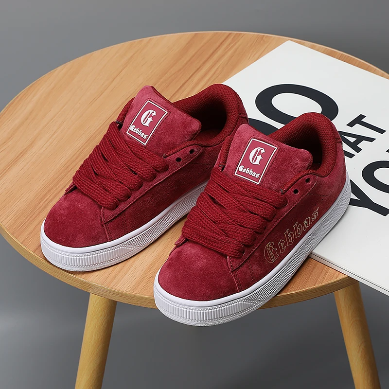 Женские легкие кроссовки на шнуровке с многофункциональной нескользящей резиновой подошвой – идеальный подарок
Женские легкие кроссовки на шнуровке с многофункциональной нескользящей резиновой подошвой – идеальный подарок