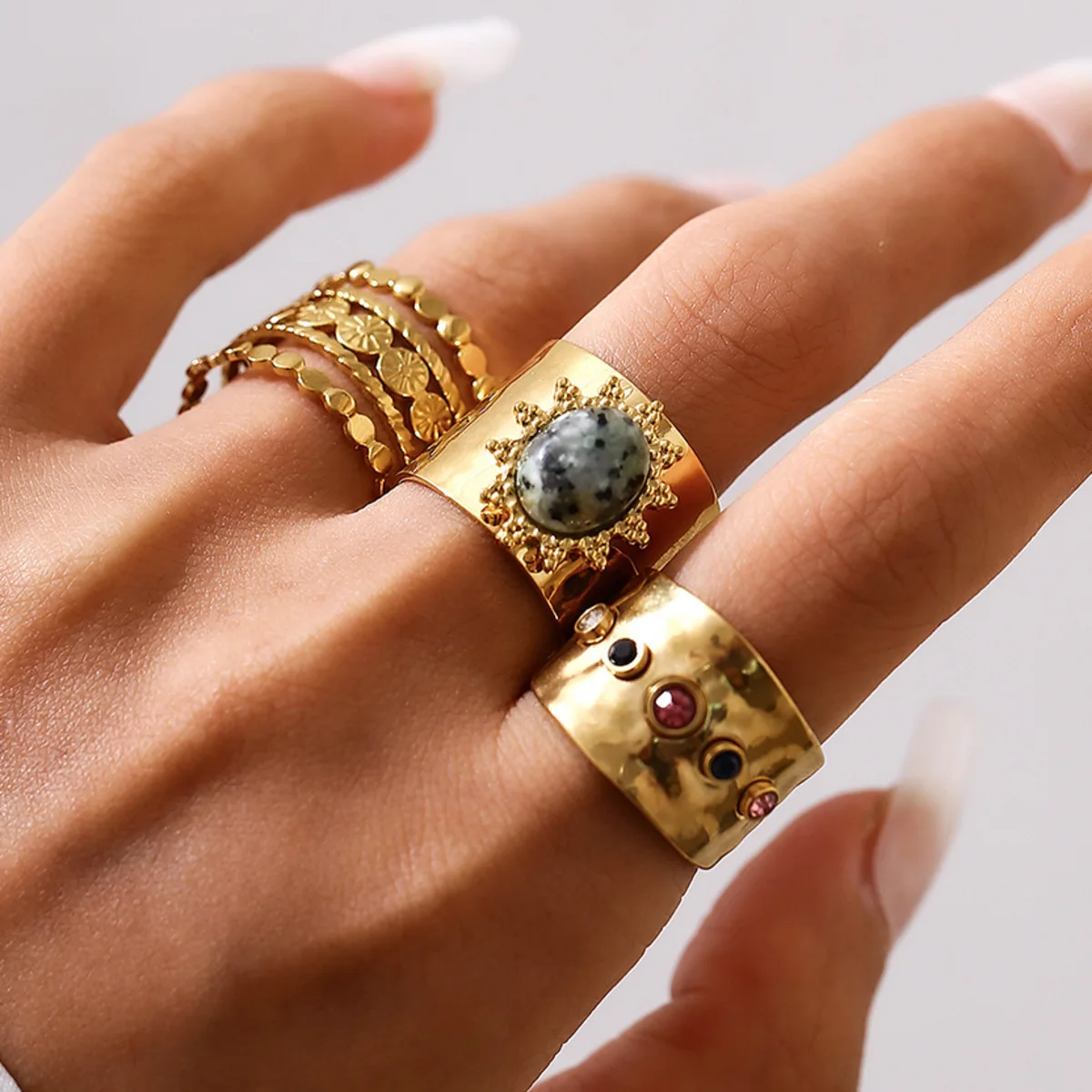 Ingemark 3Pcs/Set Punk Inlaid Rhinestone Finger Rings for Women Goth Elegant Gold Color Open Rings Wed Bridal Jewelry Gift New
Ingemark 3Pcs/Set Punk Inlaid Rhinestone Finger Rings for Women Goth Elegant Gold Color Open Rings Wed Bridal Jewelry Gift New