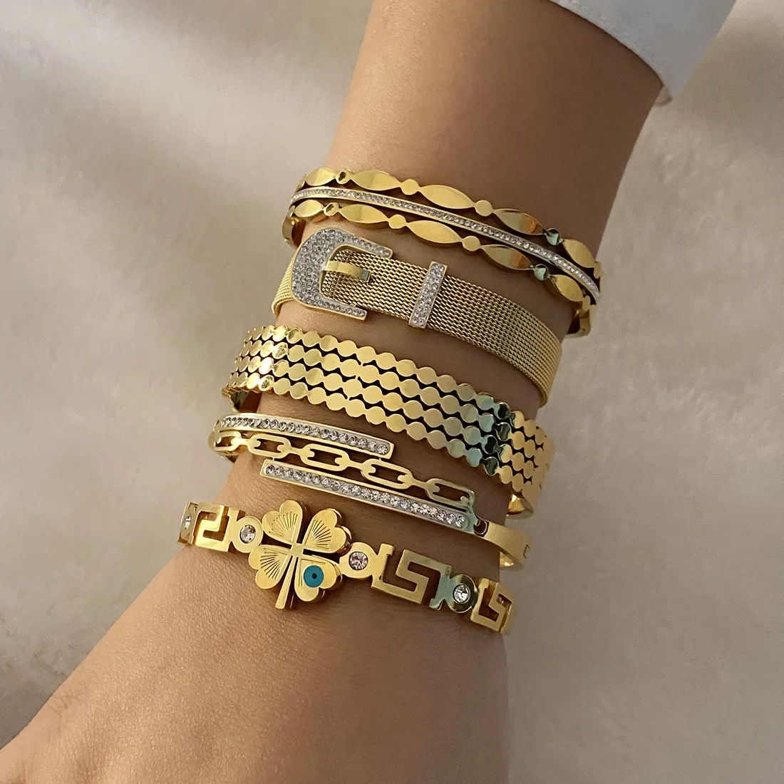 316L Stainless Steel Retro Flower Bracelet for Women New Fashion Non fading Wrist Jewelry Party Gift Wholesale
316L Stainless Steel Retro Flower Bracelet for Women New Fashion Non fading Wrist Jewelry Party Gift Wholesale