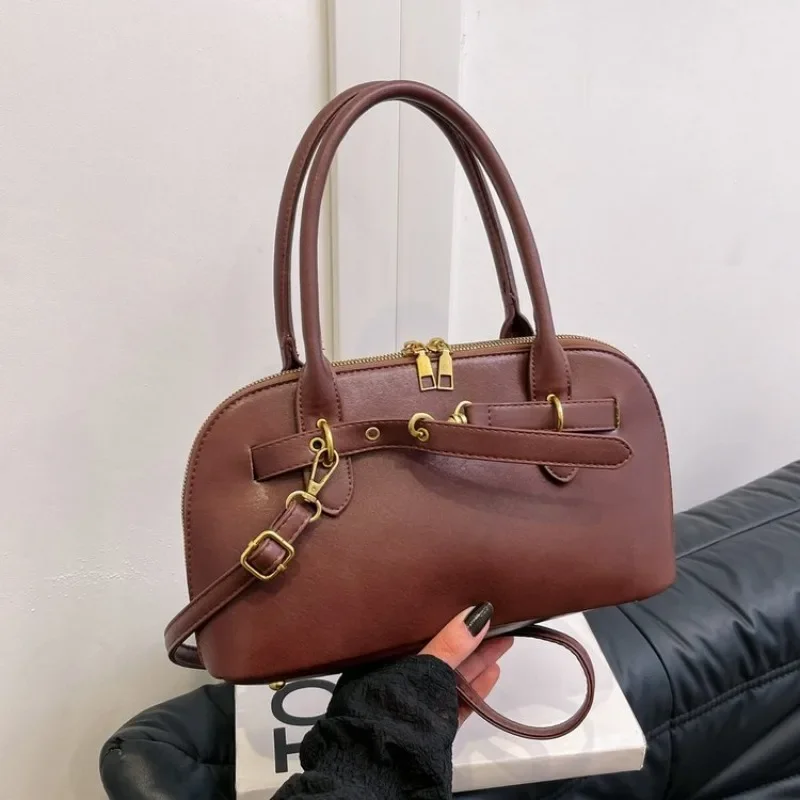 Ladies Vintage Messenger Tote Luxury Designer Diaper Bag Elegant Leather Handbag Large Capacity Crossbody Bag Unique
Ladies Vintage Messenger Tote Luxury Designer Diaper Bag Elegant Leather Handbag Large Capacity Crossbody Bag Unique