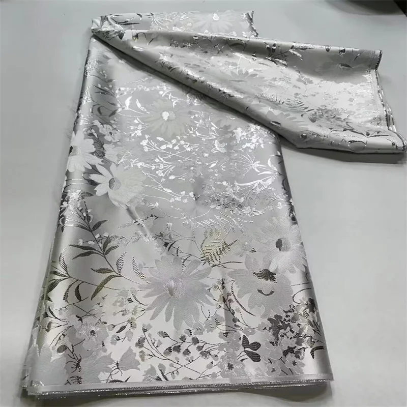 White Latest French Luxury Jacquard Lace Fabric 2025 High Quality African Brocade Jacquard Lace Fabric For Elegant Party Dress
White Latest French Luxury Jacquard Lace Fabric 2025 High Quality African Brocade Jacquard Lace Fabric For Elegant Party Dress