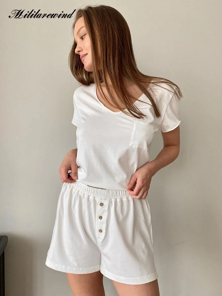 New Summer Two Pieces Sets Women 100% Cotton Breathable V-neck Short Sleeve Tops Tees and Short Women Casual Sleepwear Outerwear
New Summer Two Pieces Sets Women 100% Cotton Breathable V-neck Short Sleeve Tops Tees and Short Women Casual Sleepwear Outerwear