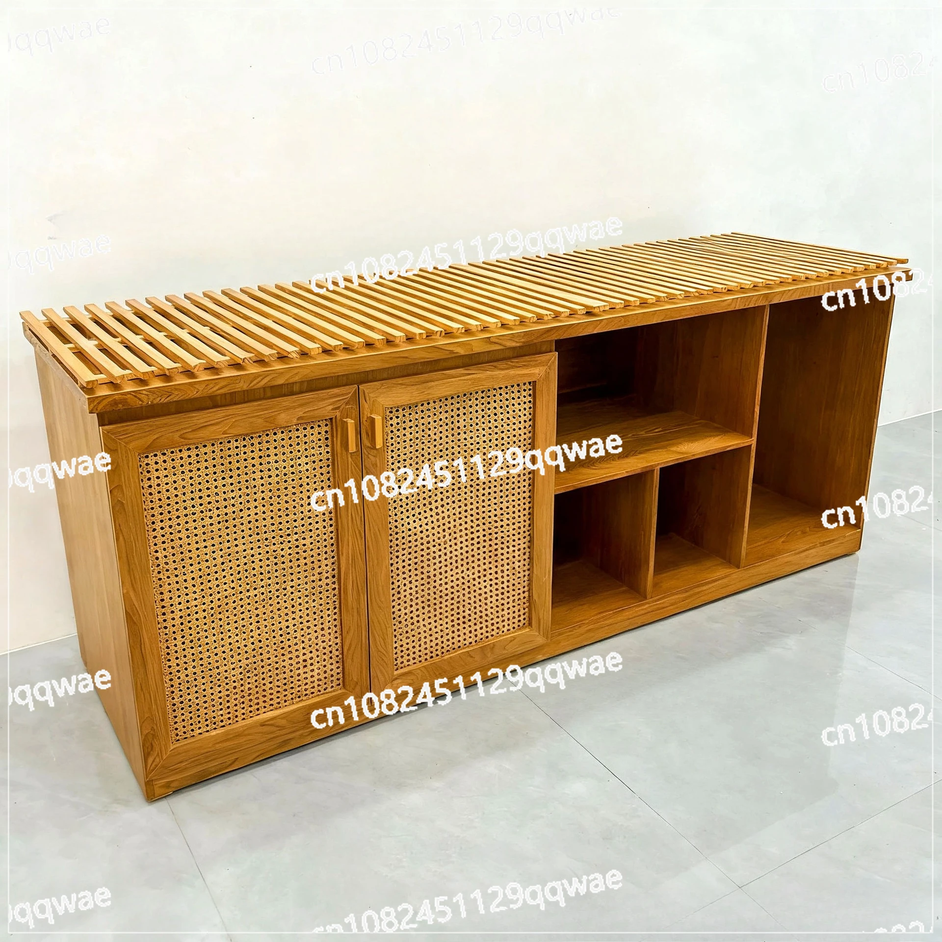 Japanese-style rattan bread display cabinet Nakajima against the wall Bakery shop Open display
Japanese-style rattan bread display cabinet Nakajima against the wall Bakery shop Open display