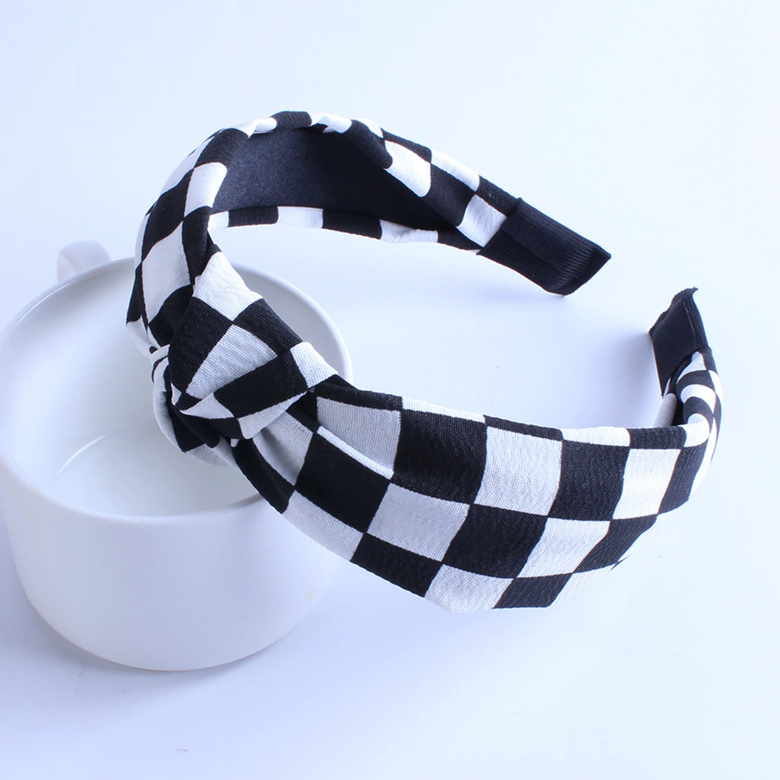 Black-White Grid Headbands Decorative Headdress Fashion Head Wrap for Banquet Wedding Dresses Skirts
Black-White Grid Headbands Decorative Headdress Fashion Head Wrap for Banquet Wedding Dresses Skirts