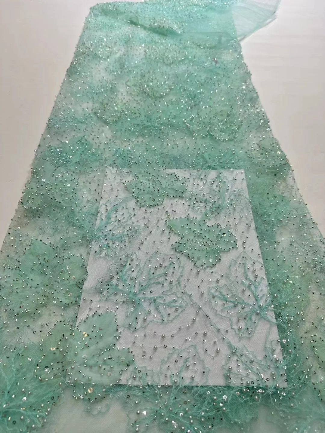 Nigeria African lace mesh beaded fabric embroidered women's wedding dress 5 yards fabric
Nigeria African lace mesh beaded fabric embroidered women's wedding dress 5 yards fabric