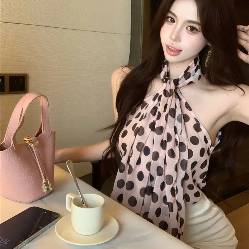 French Pure Style Neck Sleeveless Polka Dot Shirt Women Summer New Slim Design Niche Fashion Top
French Pure Style Neck Sleeveless Polka Dot Shirt Women Summer New Slim Design Niche Fashion Top