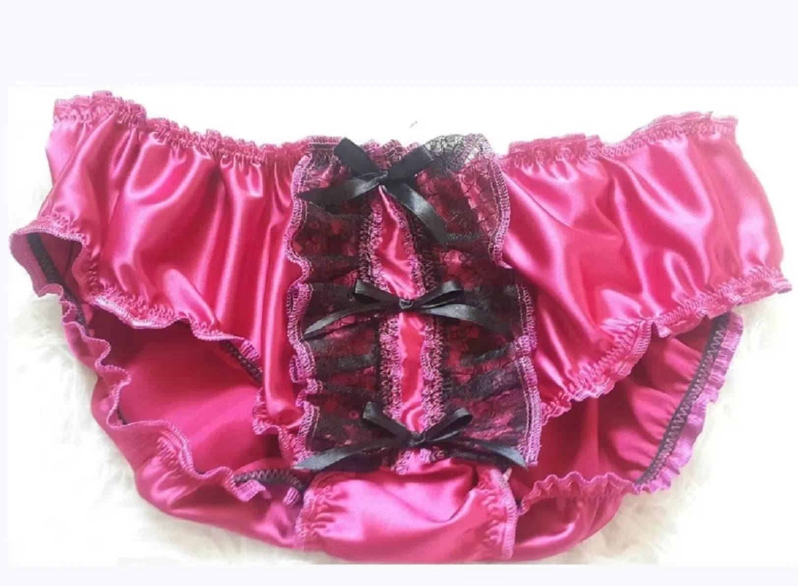 Rose Red Satin Patchwork Black Lace Inlaid with Bow Embellishment, Elastic Pleats Waist, Sexy Triangle Shorts
Rose Red Satin Patchwork Black Lace Inlaid with Bow Embellishment, Elastic Pleats Waist, Sexy Triangle Shorts