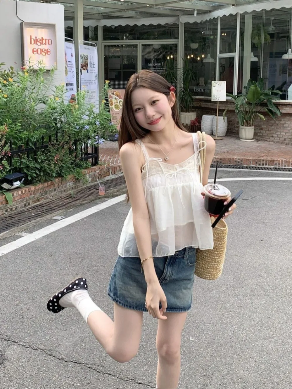 Pure Desire Knot Lace White Strap Vest Women Summer Outdoor Loose Doll Shirt Short Sleeveless Top
Pure Desire Knot Lace White Strap Vest Women Summer Outdoor Loose Doll Shirt Short Sleeveless Top