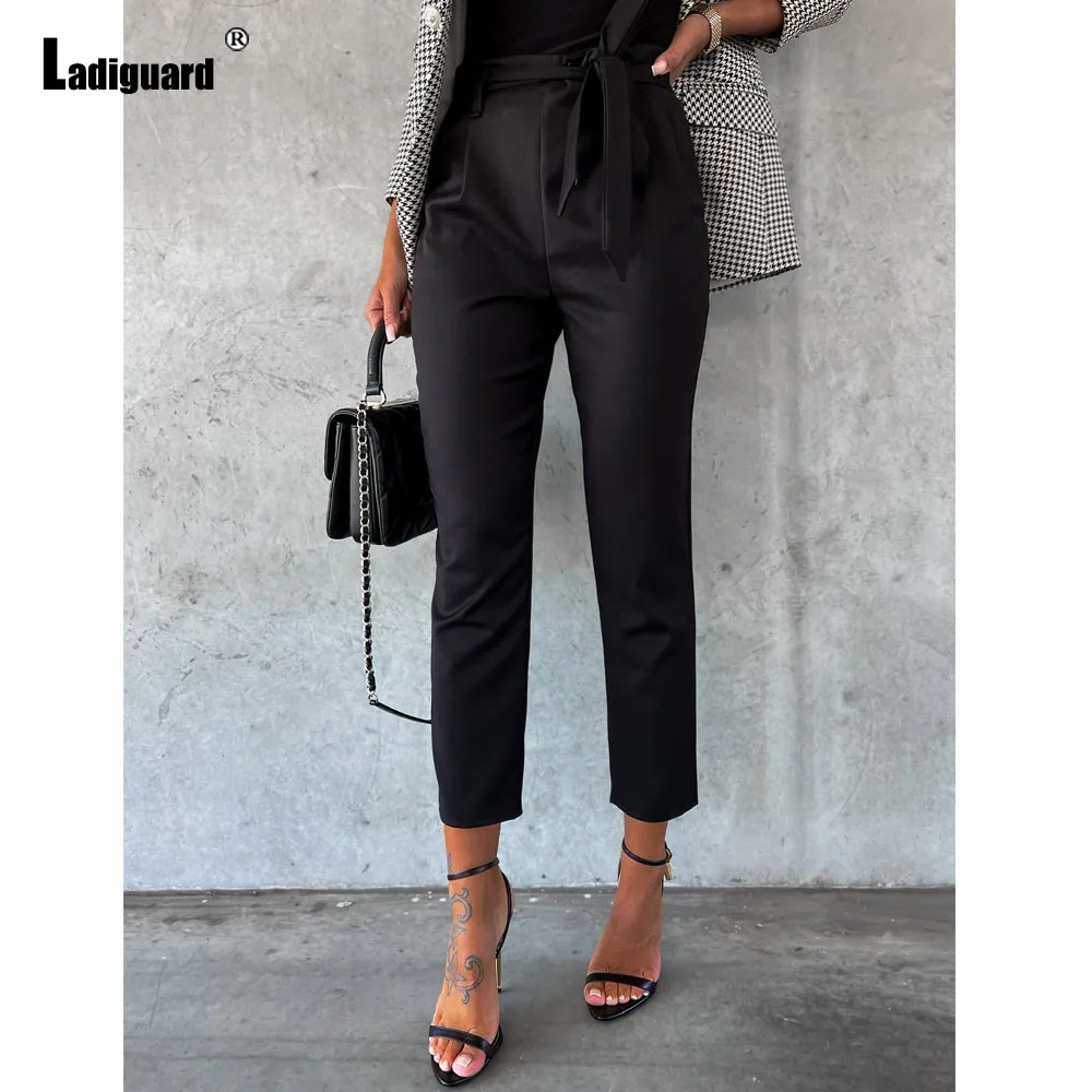 2025 Womens Elegant High Cut Faux Pu Leather Penicl Pants Solid Black Khaki Soft Pocket Trousers Female Waist Belted Pants New
2025 Womens Elegant High Cut Faux Pu Leather Penicl Pants Solid Black Khaki Soft Pocket Trousers Female Waist Belted Pants New