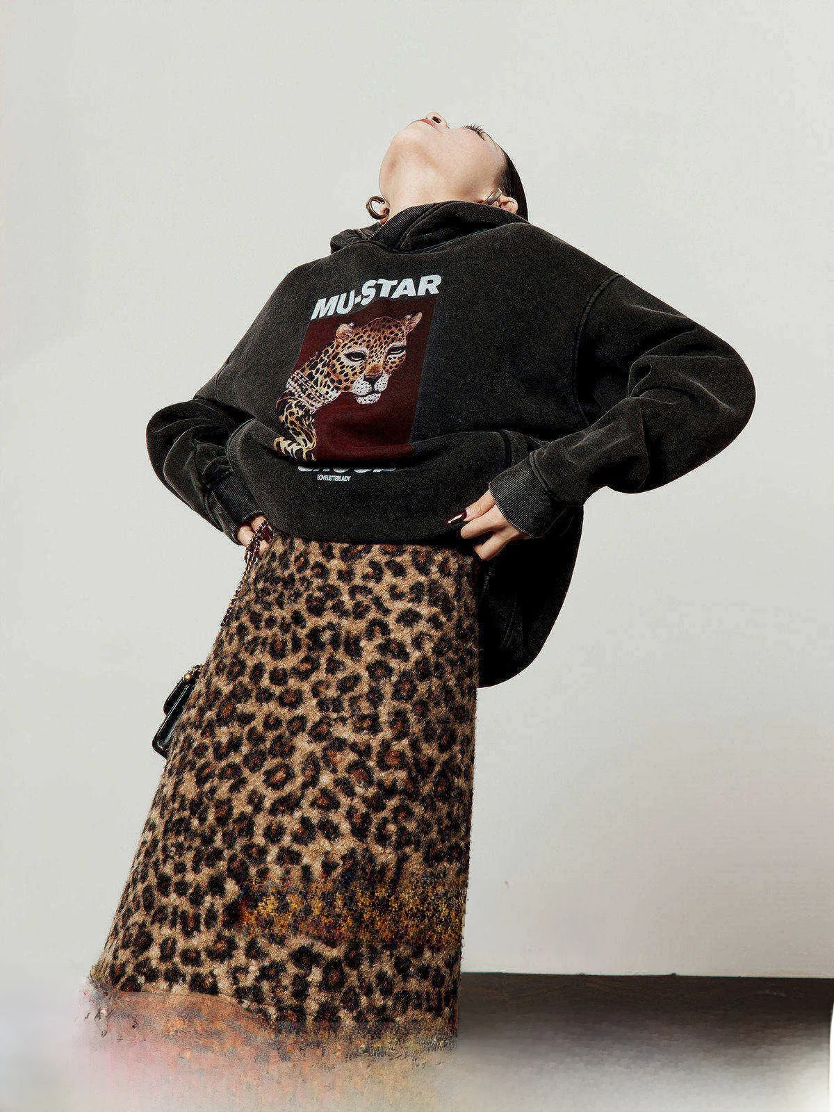 Diamond Leopard Print Wax Dye Fleece Lined Hoodie Women's Spring 2026 New Print Casual Style Long Sleeve Sweatshirt
Diamond Leopard Print Wax Dye Fleece Lined Hoodie Women's Spring 2026 New Print Casual Style Long Sleeve Sweatshirt