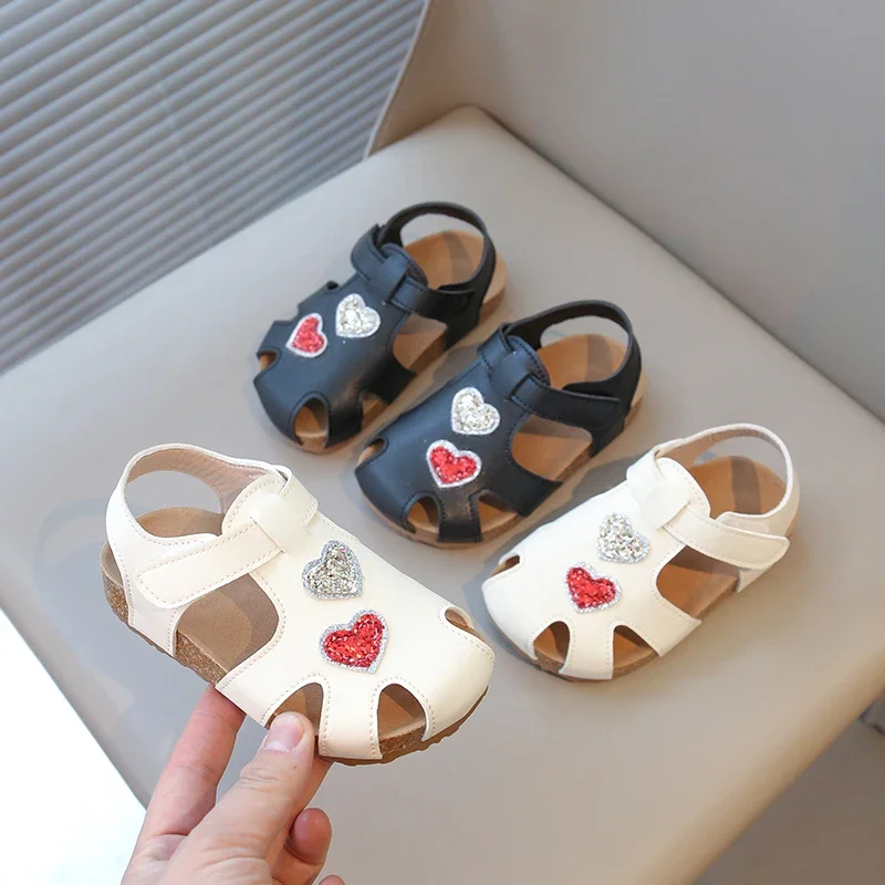 Girls Summer Sandals Princess Sweet with Heart Design Cute Toe-covered Peep Toe Fashion 2025 Brand New Kids Beach Shoes Soft Hot
Girls Summer Sandals Princess Sweet with Heart Design Cute Toe-covered Peep Toe Fashion 2025 Brand New Kids Beach Shoes Soft Hot