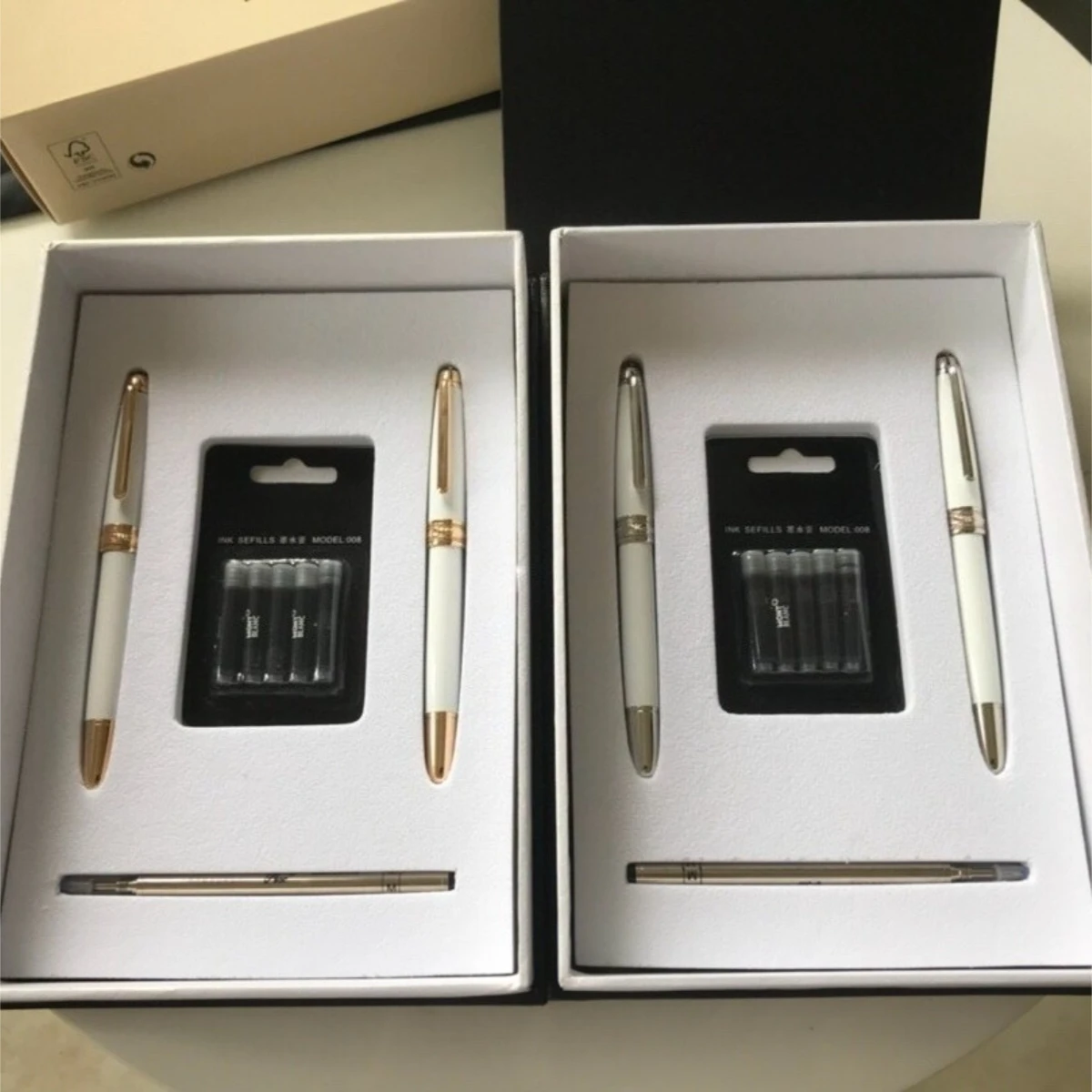 Роскошный набор ручек и перьевых ручек в подарок, гладкое письмо, стильный и простой дизайн для мужчин и женщин, офиса, бизнеса
Роскошный набор ручек и перьевых ручек в подарок, гладкое письмо, стильный и простой дизайн для мужчин и женщин, офиса, бизнеса