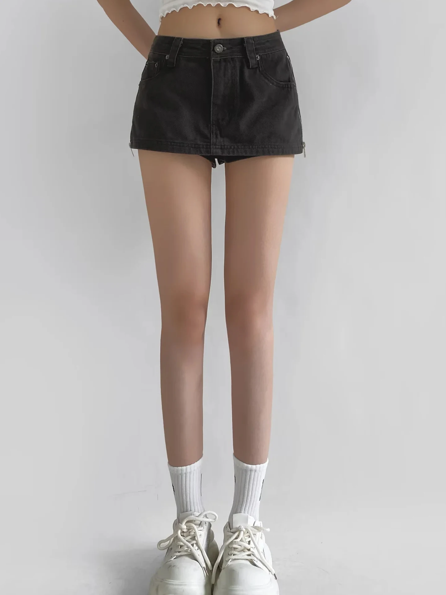 Low Waist Zipper Short Denim Skirt Women's Bodycon A-Line Skirt Anti-Light Side Zipper Super Short Cotton Blend Skirt
Low Waist Zipper Short Denim Skirt Women's Bodycon A-Line Skirt Anti-Light Side Zipper Super Short Cotton Blend Skirt