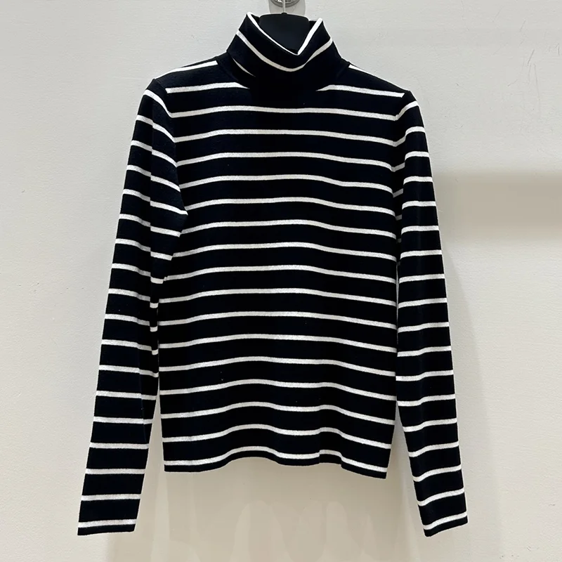 Высококачественный шерстяной трикотаж, женский черно-белый полосатый пуловер с воротником-стойкой и вышитыми буквами 25122228
Высококачественный шерстяной трикотаж, женский черно-белый полосатый пуловер с воротником-стойкой и вышитыми буквами 25122228