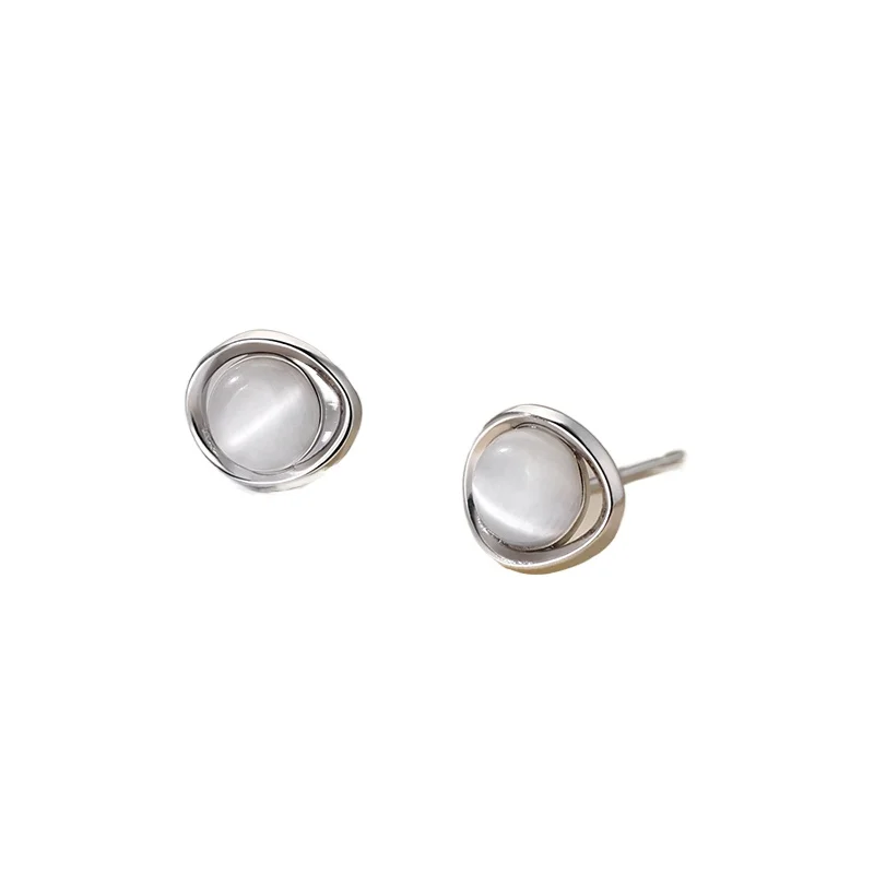 999 sterling silver opal stud earrings, new popular high-end earrings, women's light luxury earrings.
999 sterling silver opal stud earrings, new popular high-end earrings, women's light luxury earrings.
