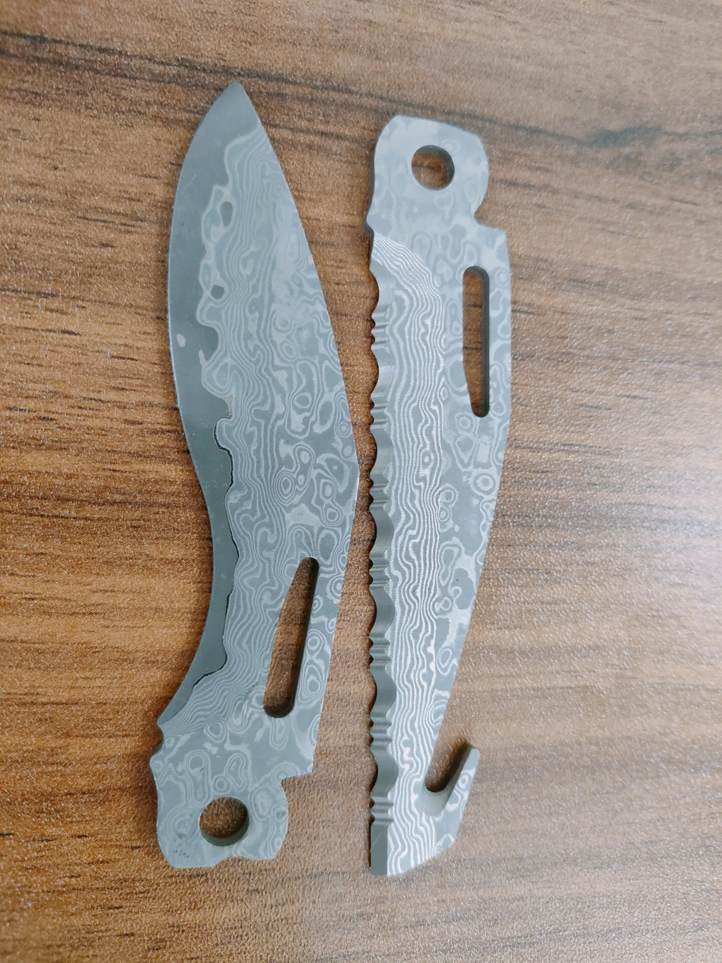 Damascus Cleaver Main Blade & Saw Blade for Leatherman Surge, Mod Replacement Accessories (Multi-Tool Not Included)
Damascus Cleaver Main Blade & Saw Blade for Leatherman Surge, Mod Replacement Accessories (Multi-Tool Not Included)