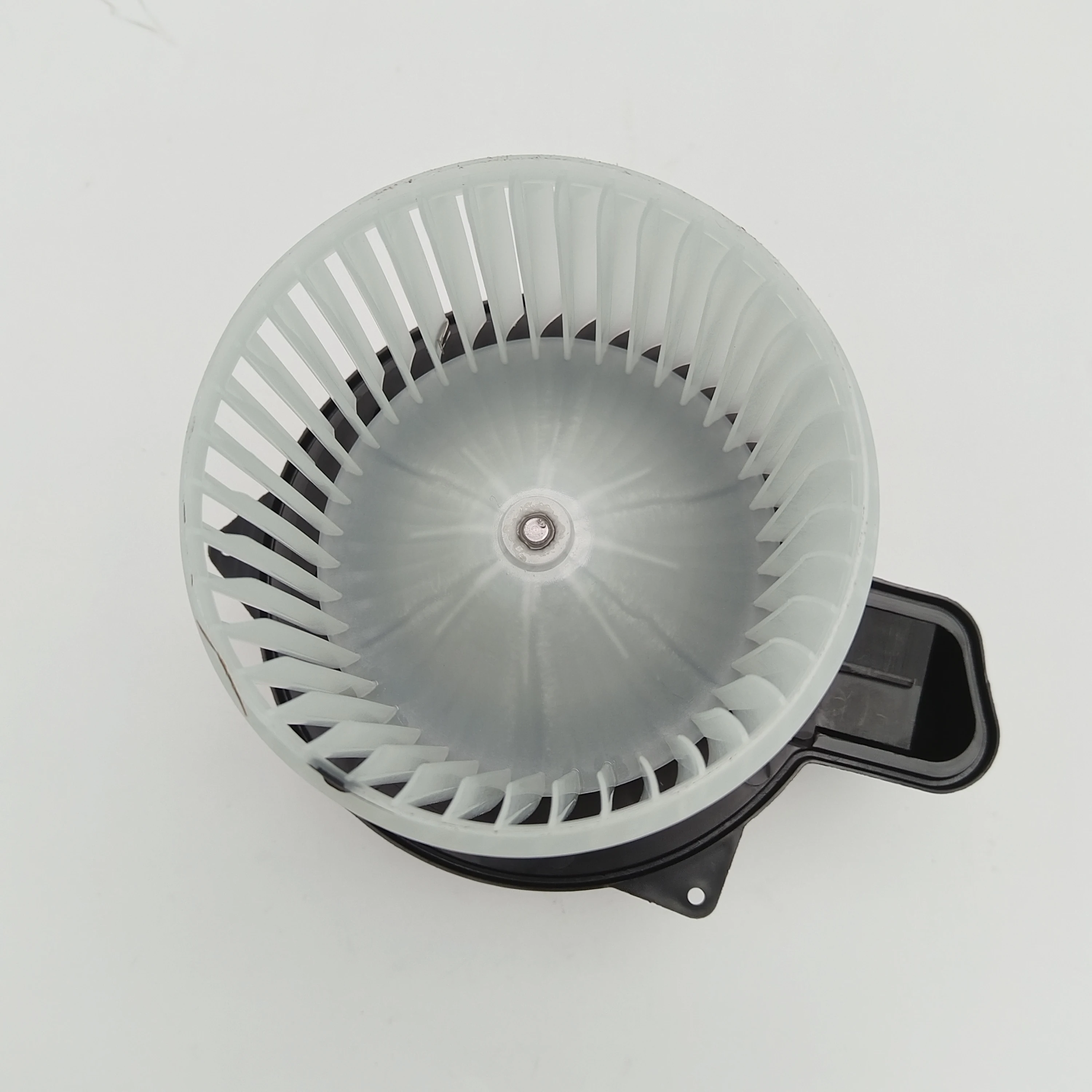 Left-Hand Drive Blower Motor Suitable for Fiat 500 12-17, Palio 2012-, Fiat Novo Uno 2010-, Chrysler Ypsilon. Oe: 68093422Ab 51836362 77366109 548628 98619594
Left-Hand Drive Blower Motor Suitable for Fiat 500 12-17, Palio 2012-, Fiat Novo Uno 2010-, Chrysler Ypsilon. Oe: 68093422Ab 51836362 77366109 548628 98619594