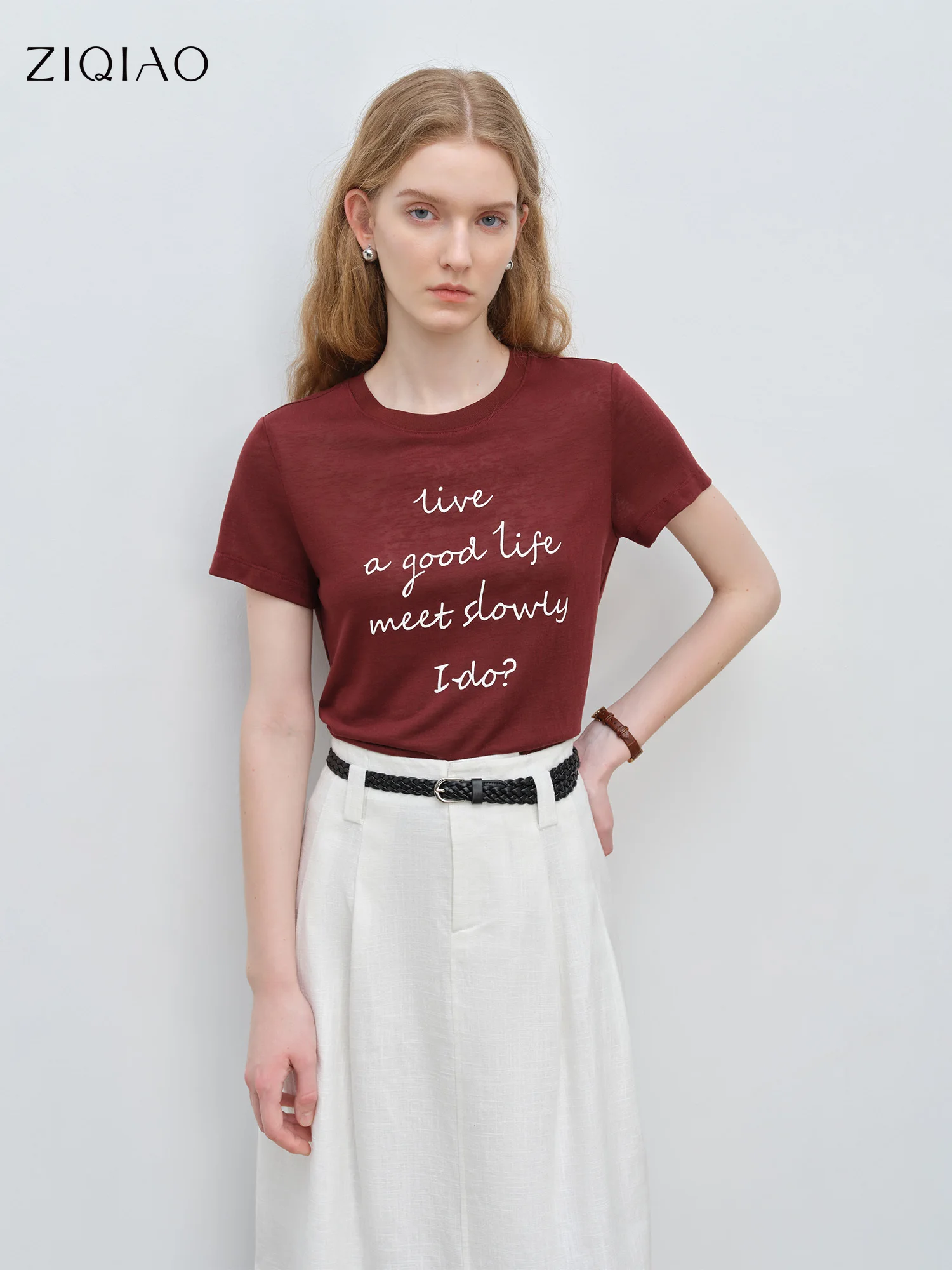ZIQIAO Straight Shoulder Round Neck Short Sleeve Letter Printed T-shirt Female 2025 Summer New Thin Knitted Top 25ZQ92322
ZIQIAO Straight Shoulder Round Neck Short Sleeve Letter Printed T-shirt Female 2025 Summer New Thin Knitted Top 25ZQ92322
