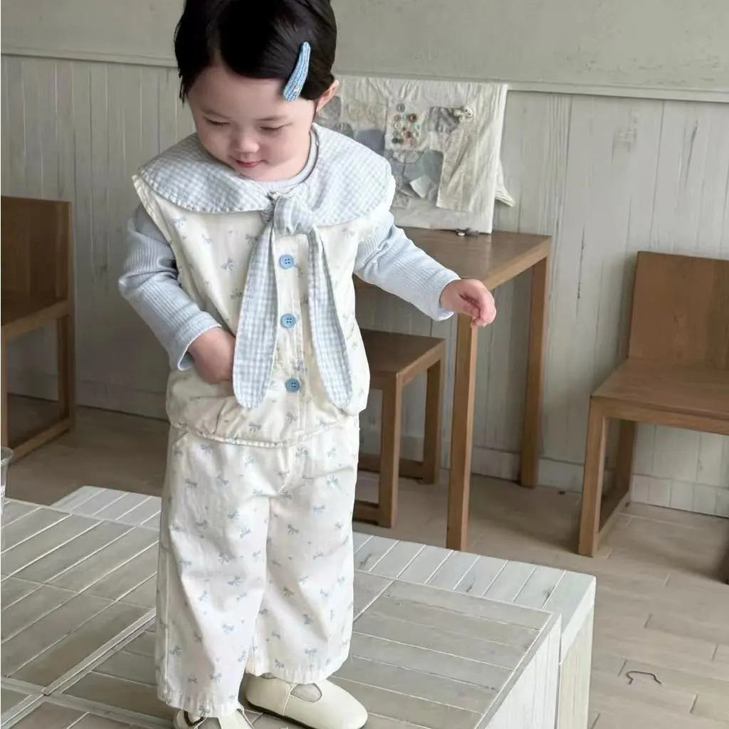 Baby Girl 3-Piece Set Sweet Vest Long Sleeve Bottom Coat Pants Spring Autumn Fashion Children's Outfit
Baby Girl 3-Piece Set Sweet Vest Long Sleeve Bottom Coat Pants Spring Autumn Fashion Children's Outfit