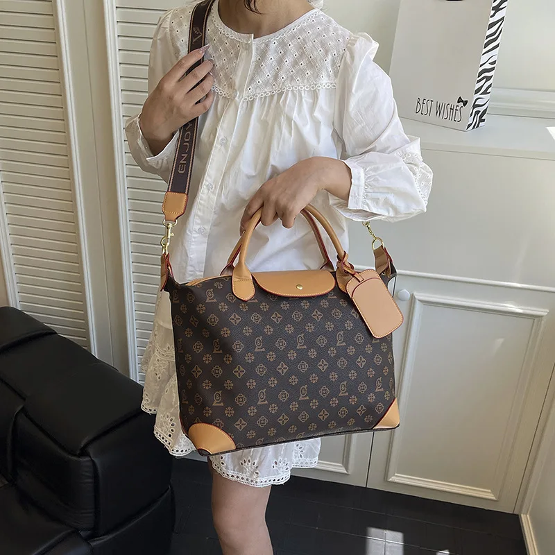 Просторная большая сумка 202, модная женская сумка через плечо, сумка через плечо большой вместимости, универсальная сумка «день-ночь», пригородная верхняя сумка
Просторная большая сумка 202, модная женская сумка через плечо, сумка через плечо большой вместимости, универсальная сумка «день-ночь», пригородная верхняя сумка