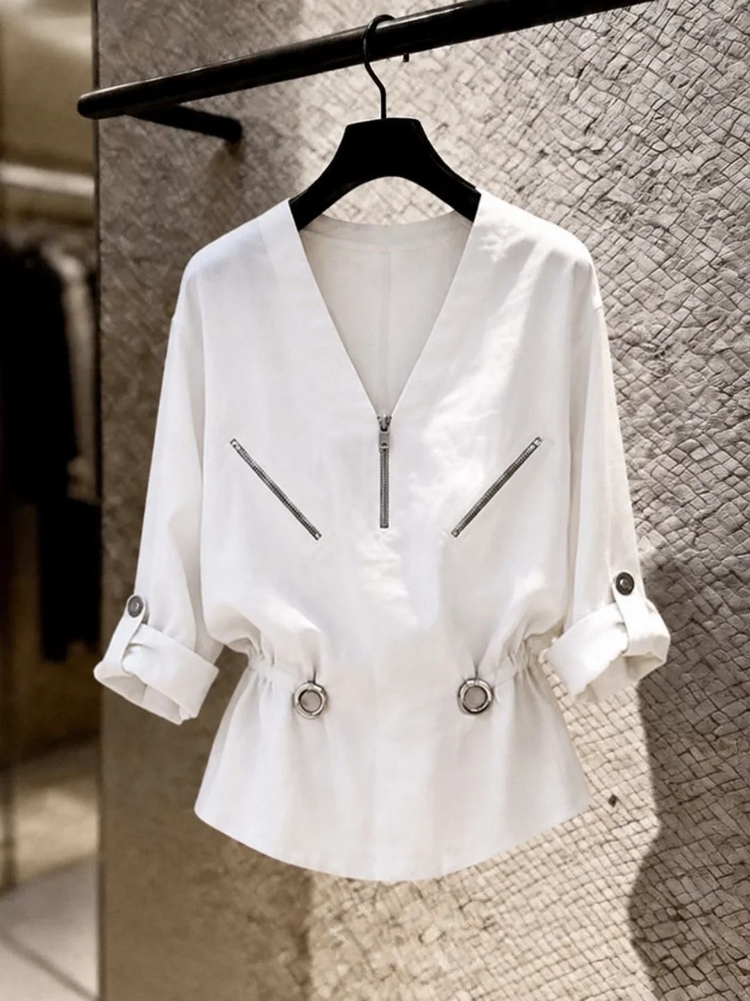 Summer Commute Versatile Shirt Women's Slim Fit V-Neck Sun Protection Long Sleeve Straight Cut Fashionable Office Wear
Summer Commute Versatile Shirt Women's Slim Fit V-Neck Sun Protection Long Sleeve Straight Cut Fashionable Office Wear