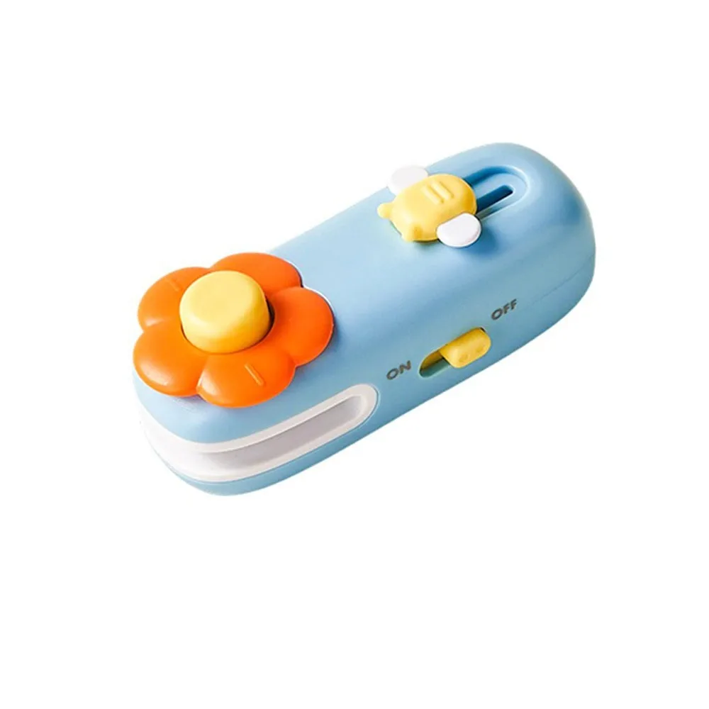 Cute Plastic Mini Sealing Machine Handheld Seal Button Food Sealer Clip Keep Fresh Bottom Magnet Heat Sealer Heat Seal Tool
Cute Plastic Mini Sealing Machine Handheld Seal Button Food Sealer Clip Keep Fresh Bottom Magnet Heat Sealer Heat Seal Tool