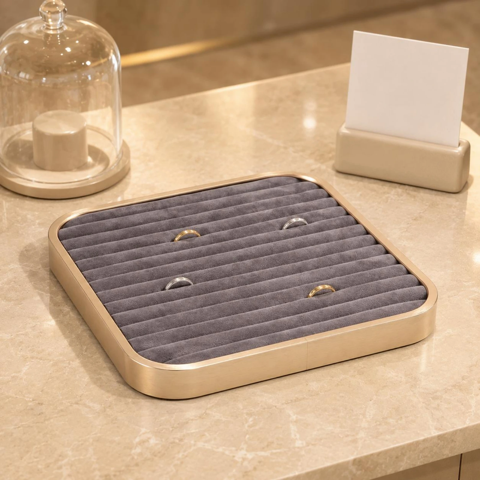 Square Jewelry Display Tray Polished Shiny Rim Striped Jewelry Organizer Tray Storage Soft Textile Interior Scratch Protection
Square Jewelry Display Tray Polished Shiny Rim Striped Jewelry Organizer Tray Storage Soft Textile Interior Scratch Protection