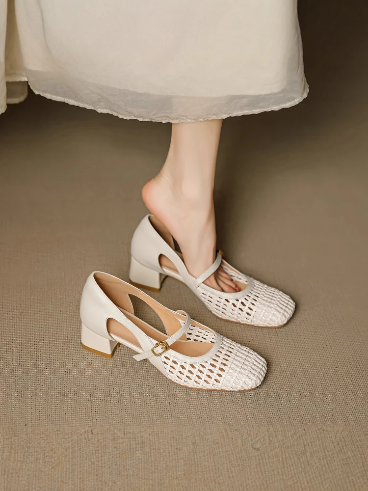 Женские кожаные тканые полые босоножки Mary Jane oes на среднем каблуке с одним ремешком, на массивном каблуке с круглым носком, модные сандалии в стиле ретро
Женские кожаные тканые полые босоножки Mary Jane oes на среднем каблуке с одним ремешком, на массивном каблуке с круглым носком, модные сандалии в стиле ретро