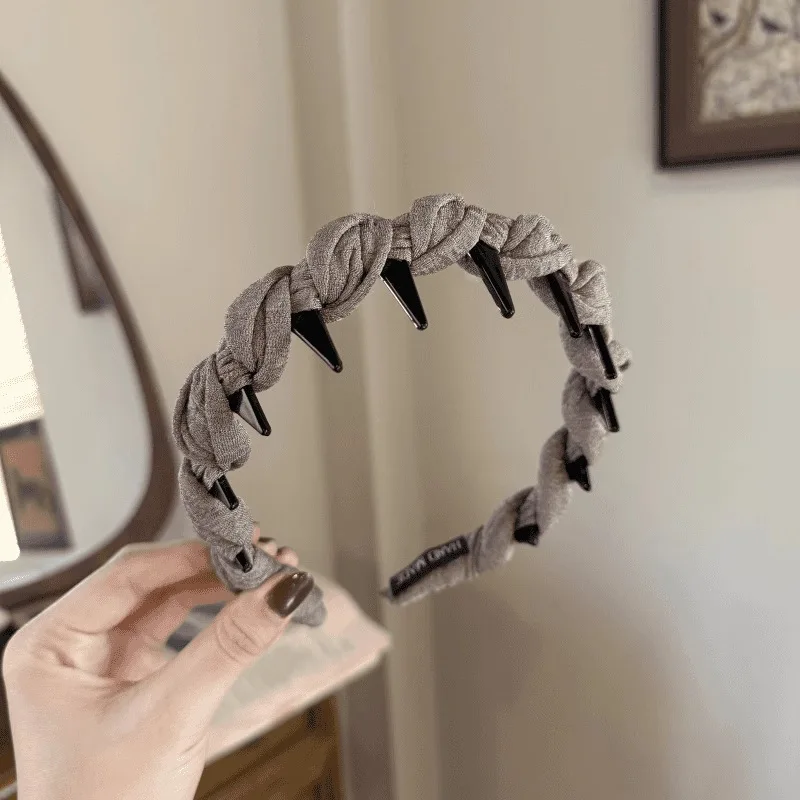 Elegant Fabric Headband for Women, High Cranial Pressure Headband for Washing Face, New Style Hair Accessory, 2025 Black, High-End Feel
Elegant Fabric Headband for Women, High Cranial Pressure Headband for Washing Face, New Style Hair Accessory, 2025 Black, High-End Feel