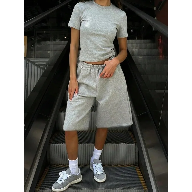 Summer Casual Shorts Outdoor Simple Solid Color Loose Casual Sports Shorts Suitable for Both Men and Women
Summer Casual Shorts Outdoor Simple Solid Color Loose Casual Sports Shorts Suitable for Both Men and Women
