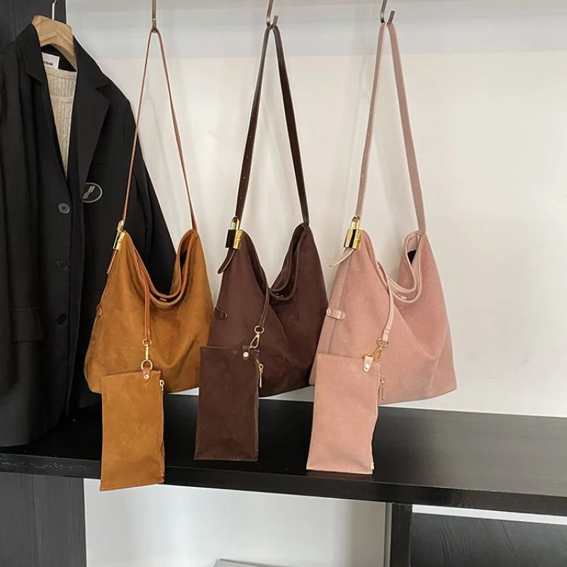 Fashionable Luxury Brand Leather Women's Messenger Bag Elegant Classic Sleek Style Trendy Design Vintage Daily Commuter Bag
Fashionable Luxury Brand Leather Women's Messenger Bag Elegant Classic Sleek Style Trendy Design Vintage Daily Commuter Bag