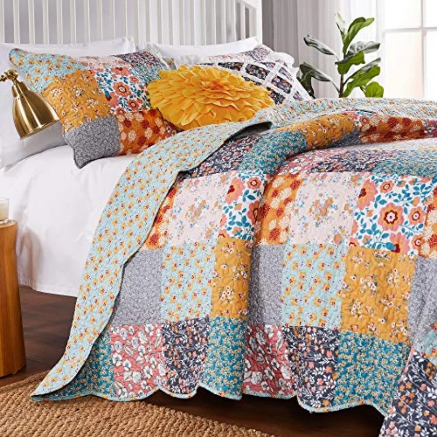 Greenland Home Carlie Modern Floral Reversible Quilt Set
Greenland Home Carlie Modern Floral Reversible Quilt Set