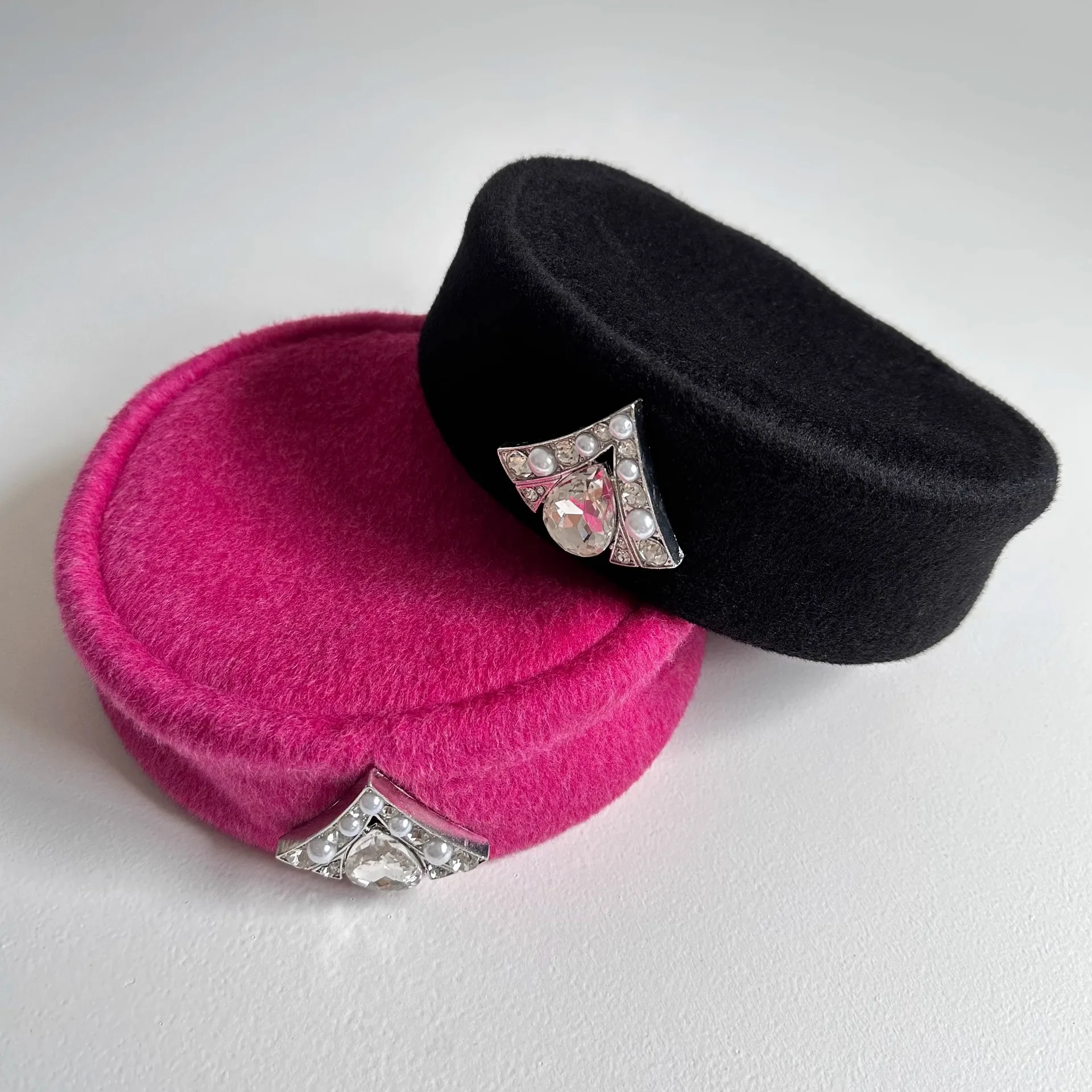 Winter Cashmere Fedora Hat | Black Rhinestone Decorated Vintage Elegant Cloche Cap for Women Wool Felt Small Hat
Winter Cashmere Fedora Hat | Black Rhinestone Decorated Vintage Elegant Cloche Cap for Women Wool Felt Small Hat