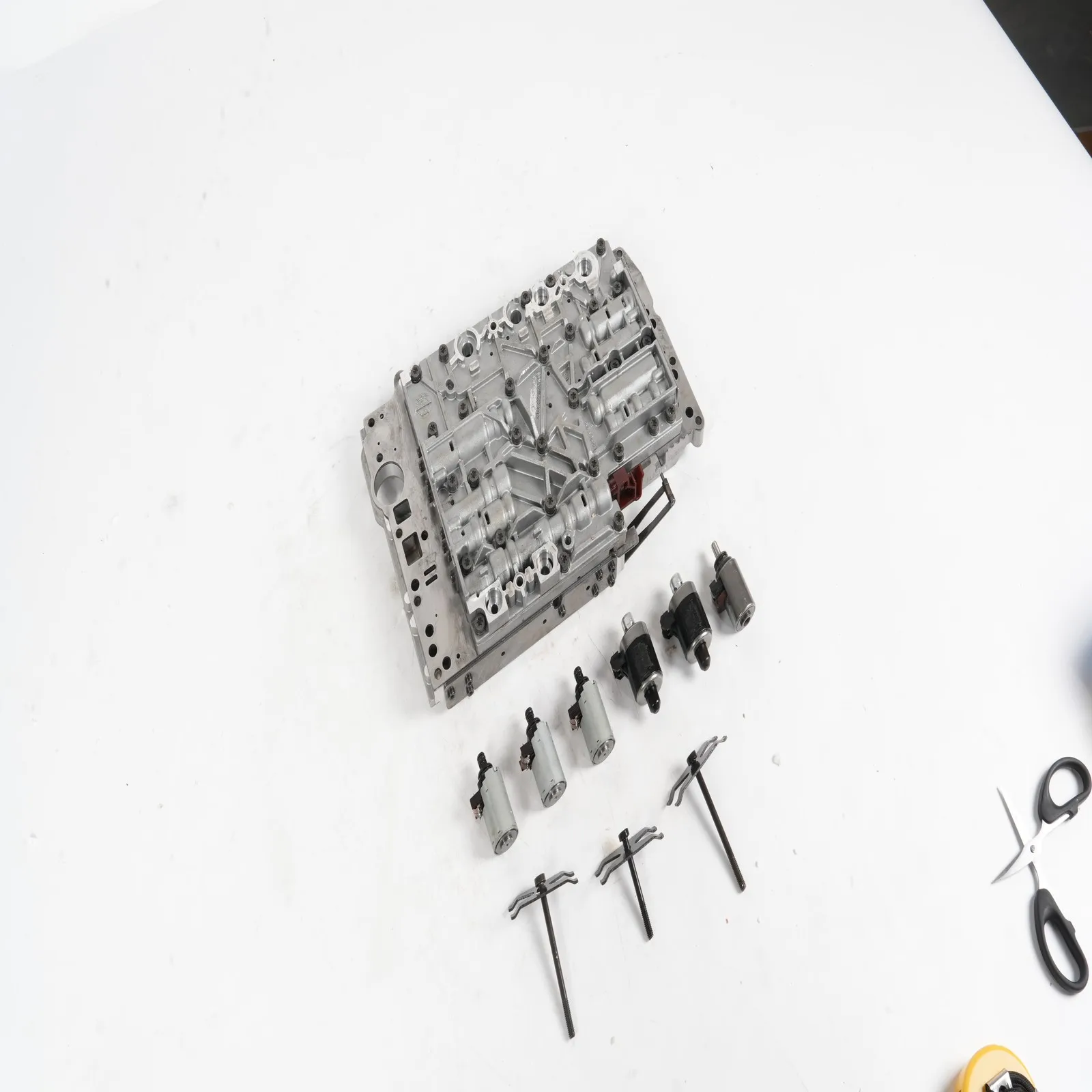 722.6 Корпус клапана коробки передач W Соленоиды для MERCEDES BENZ A E S SLK SPRINTER SSANGYONG CHAIRMAN MUSSO Восстановленный
722.6 Корпус клапана коробки передач W Соленоиды для MERCEDES BENZ A E S SLK SPRINTER SSANGYONG CHAIRMAN MUSSO Восстановленный