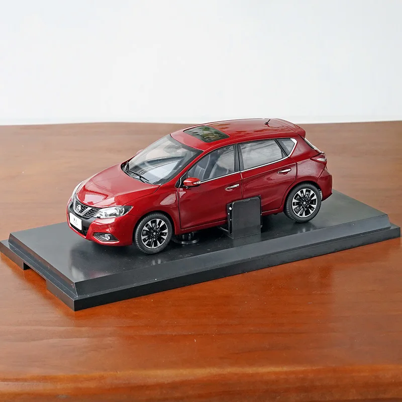 Оригинальная модель 1:18, Nissan Tiida 2016, покраска нет и хорошая, модель автомобиля из сплава для дисплея, подарков и коллекций
Оригинальная модель 1:18, Nissan Tiida 2016, покраска нет и хорошая, модель автомобиля из сплава для дисплея, подарков и коллекций