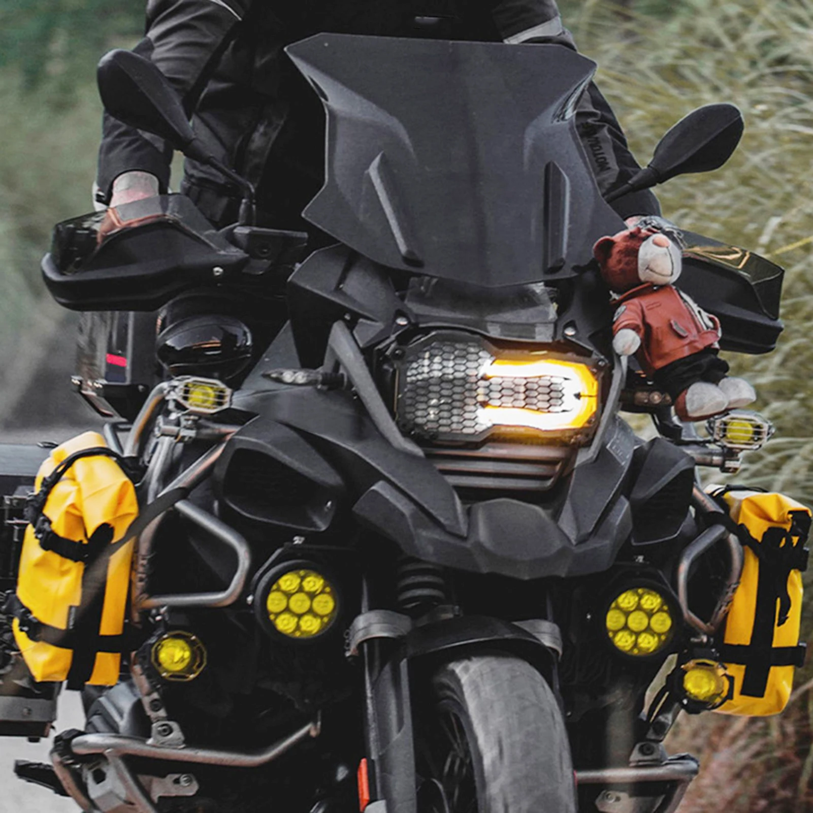 Motorcycle Bumper Frame Bag Motorbike Side Bag Full Waterproof 8L Motorcycle Bag Can be as Shoulder Bag or Sling Bag
Motorcycle Bumper Frame Bag Motorbike Side Bag Full Waterproof 8L Motorcycle Bag Can be as Shoulder Bag or Sling Bag