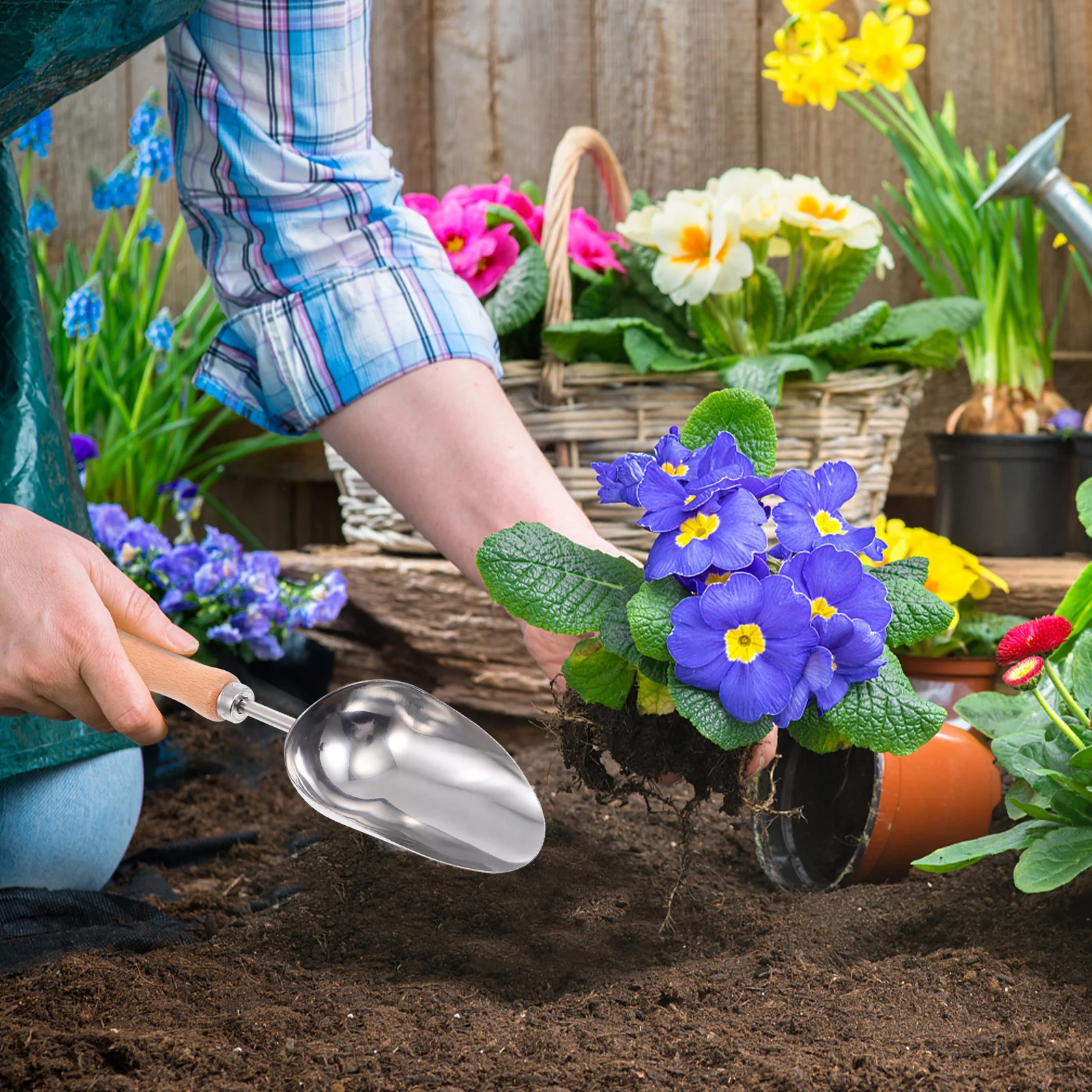 1Pcs Gardening Small Shovel Stainless Steel Wood Handle Practical Soil Digging Tool for Planting Weeding Transplant
1Pcs Gardening Small Shovel Stainless Steel Wood Handle Practical Soil Digging Tool for Planting Weeding Transplant