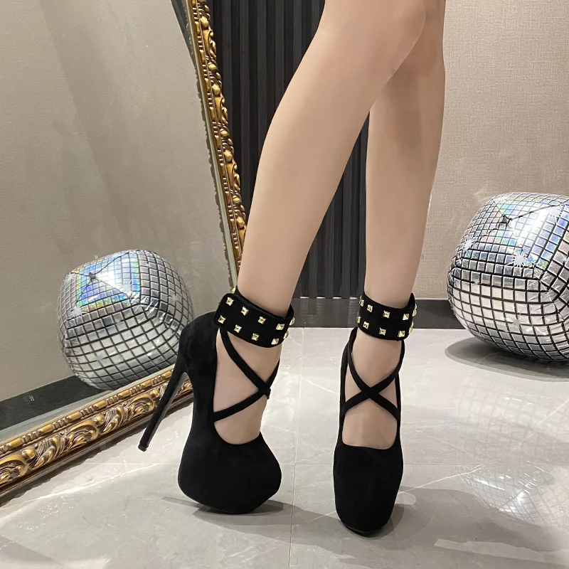 Sexy Black Designer Sandals Women 16cm Willow Studs Pumps Stiletto High Heels Nightclub Pole Dance Stripper Female Shoes Size 43
Sexy Black Designer Sandals Women 16cm Willow Studs Pumps Stiletto High Heels Nightclub Pole Dance Stripper Female Shoes Size 43