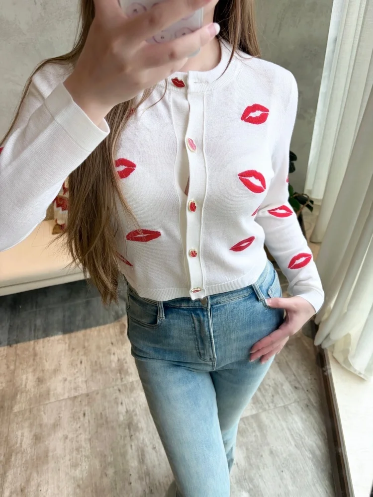 AO Pure Original Fashionable Spring Summer Short Knitted Long Sleeve round Neck Red Lip White Women's Open Cardigan Top
AO Pure Original Fashionable Spring Summer Short Knitted Long Sleeve round Neck Red Lip White Women's Open Cardigan Top