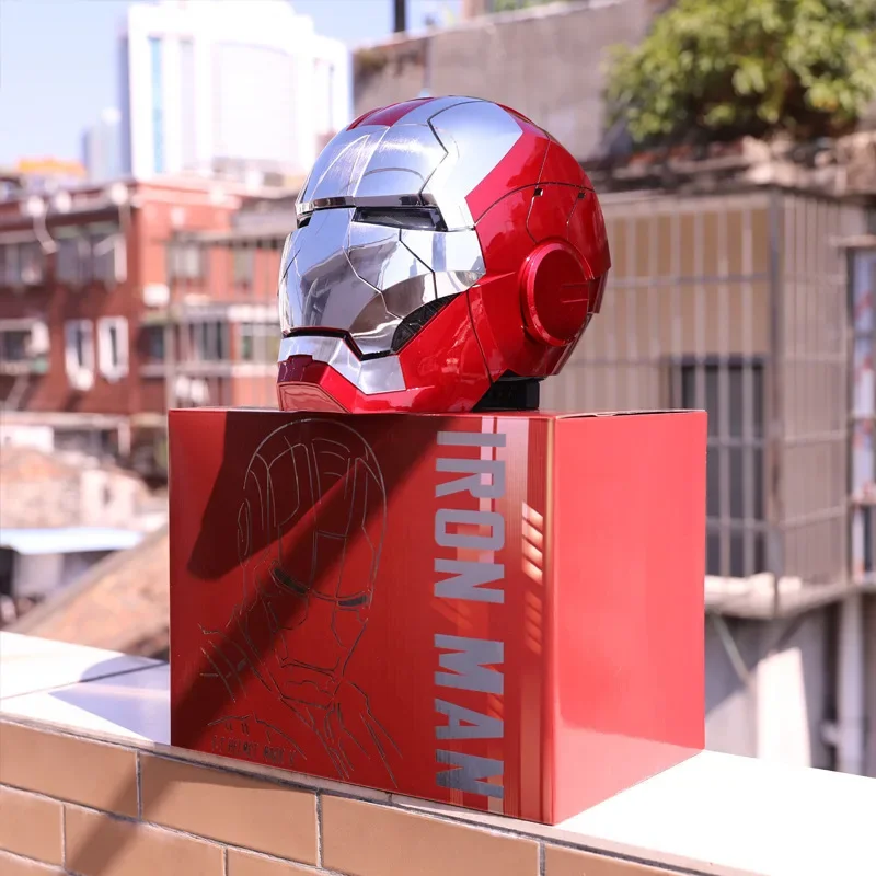 Новый шлем Marvel Mk5 Железный человек с голосовым управлением, 8 шт., открывающаяся и закрывающаяся светящаяся маска с китайским английским языком, коллекционная игрушка на Хэллоуин
Новый шлем Marvel Mk5 Железный человек с голосовым управлением, 8 шт., открывающаяся и закрывающаяся светящаяся маска с китайским английским языком, коллекционная игрушка на Хэллоуин