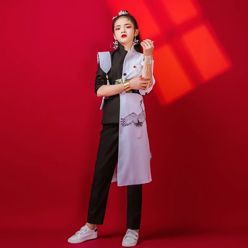 Model Catwalk Performance Stage Costumes Chinese Style Spring Festival Clothes Jazz Dance Costumes For Girls Streetwear DQL8840
Model Catwalk Performance Stage Costumes Chinese Style Spring Festival Clothes Jazz Dance Costumes For Girls Streetwear DQL8840