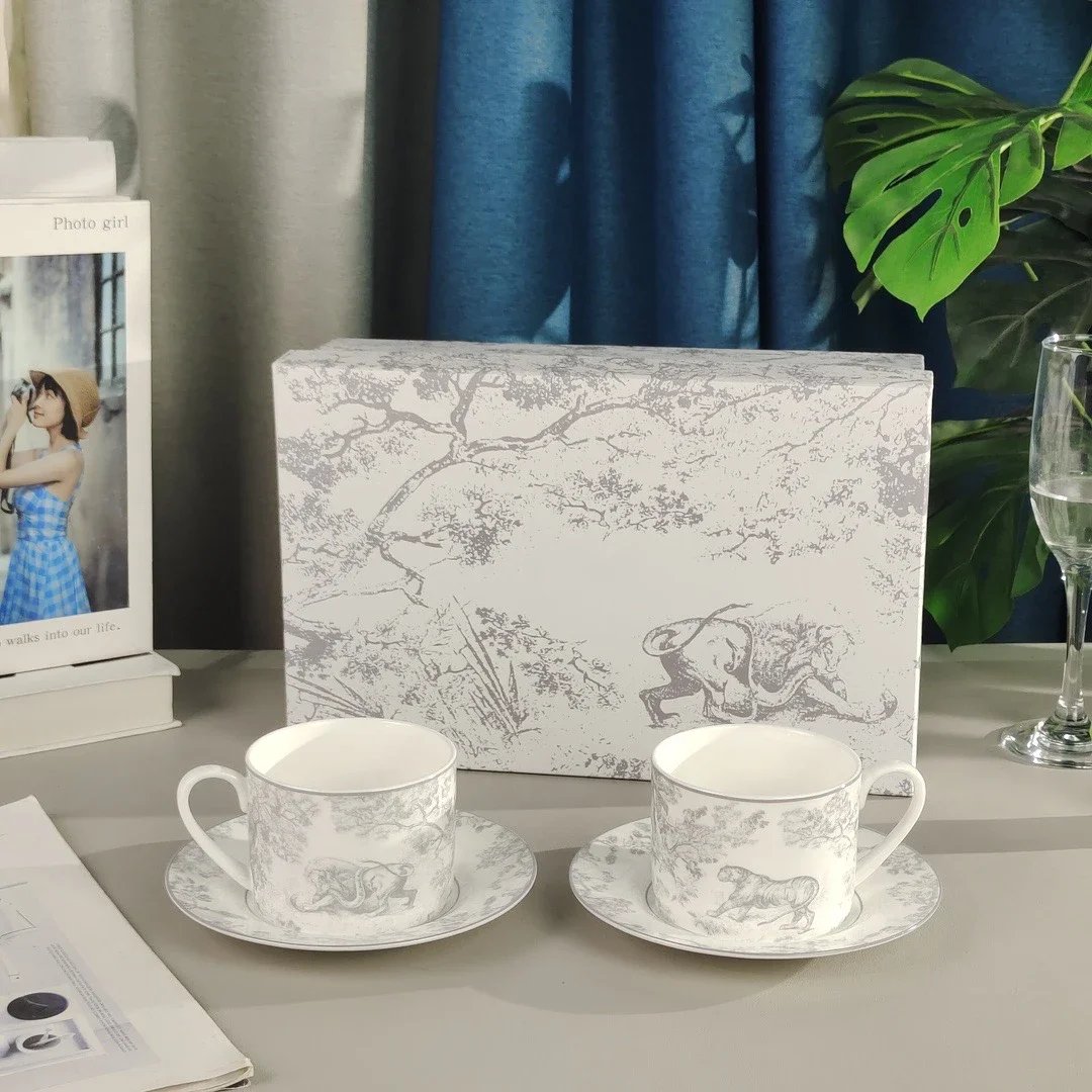 European-Style Ruyi Tiger Series Bone China Coffee Cup High-End Exquisite Ceramic Cup Dish Home Use Set Mug Coffee Set Teacup
European-Style Ruyi Tiger Series Bone China Coffee Cup High-End Exquisite Ceramic Cup Dish Home Use Set Mug Coffee Set Teacup