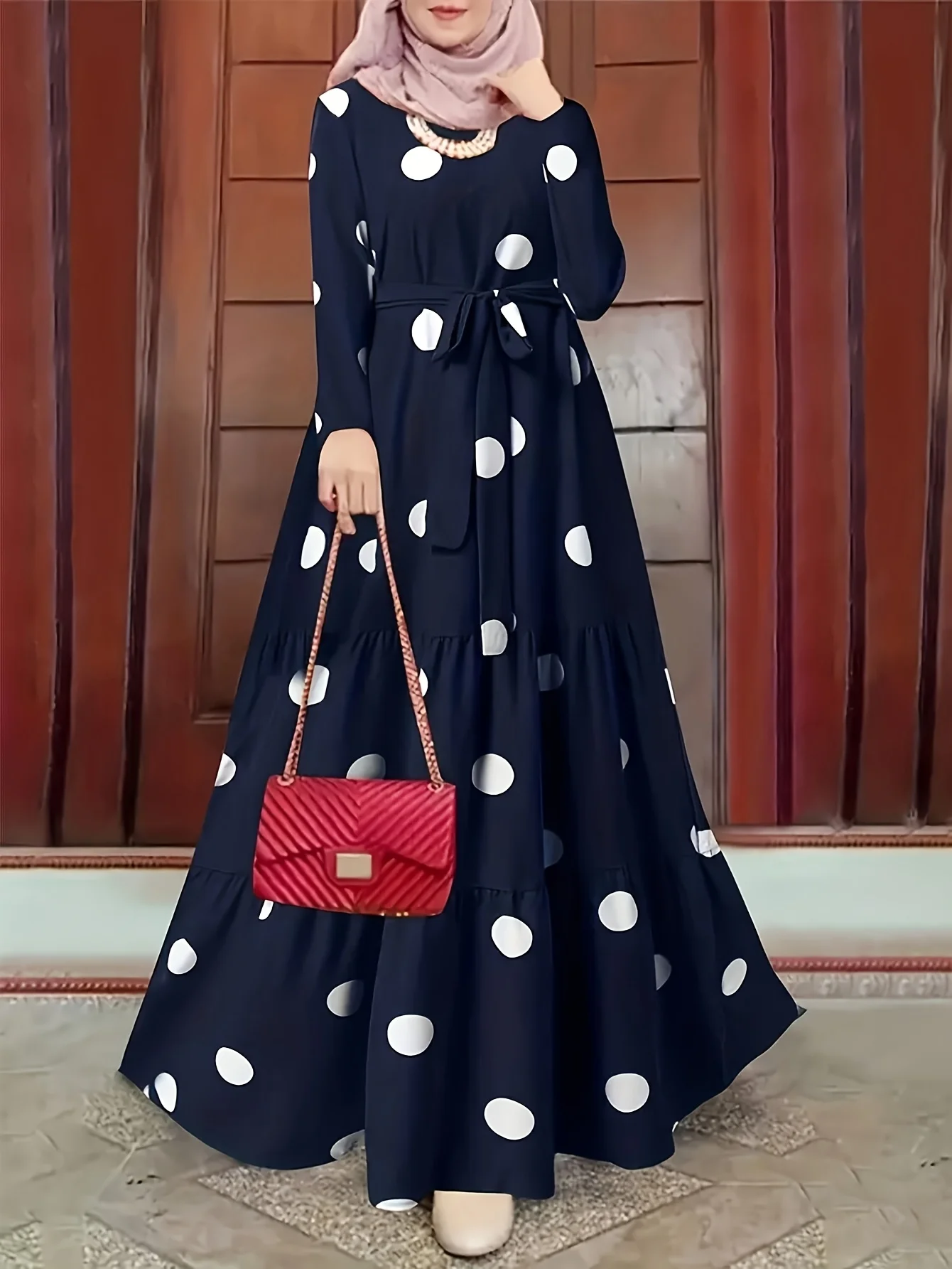 Women's Middle Eastern style casual elegant long sleeved layered round neck polka dot printed robe dress long skirt
Women's Middle Eastern style casual elegant long sleeved layered round neck polka dot printed robe dress long skirt
