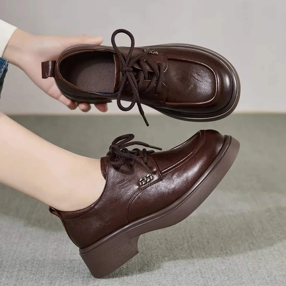 Women's Fashion Loafers Leather Single Shoes Match Skirts Versatile round Toe mid Heel Wood Bottom Casual Spring Summer Shoes
Women's Fashion Loafers Leather Single Shoes Match Skirts Versatile round Toe mid Heel Wood Bottom Casual Spring Summer Shoes