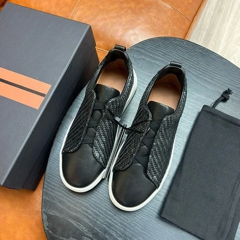 Новые мужские повседневные туфли класса люкс 2025 года: тканые из воловьей кожи, на резинке, без шнурков, для бизнеса и вождения
Новые мужские повседневные туфли класса люкс 2025 года: тканые из воловьей кожи, на резинке, без шнурков, для бизнеса и вождения